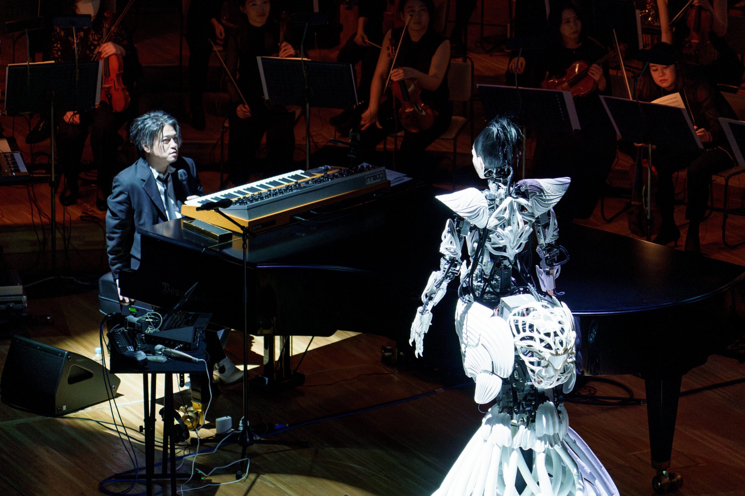 The review of Android Opera “MIRROR” — Deconstruction and Rebirth has been published in the japan times.