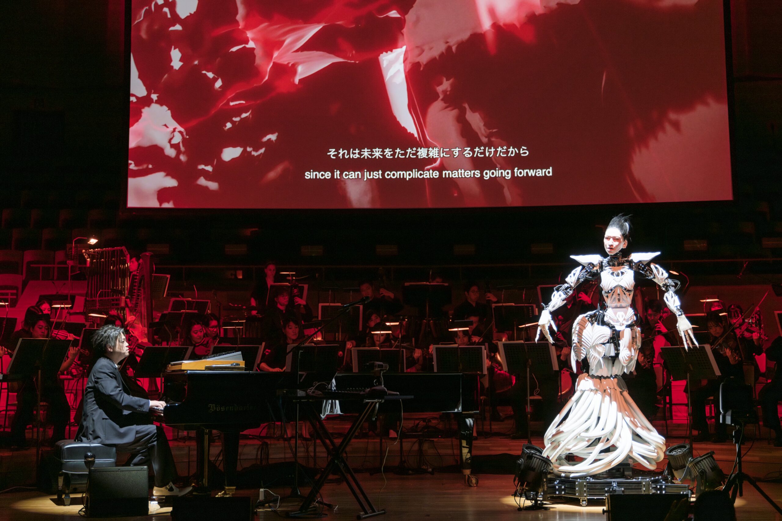 The review of Android Opera “MIRROR” — Deconstruction and Rebirth   has been published in Fashion Tsushin.
