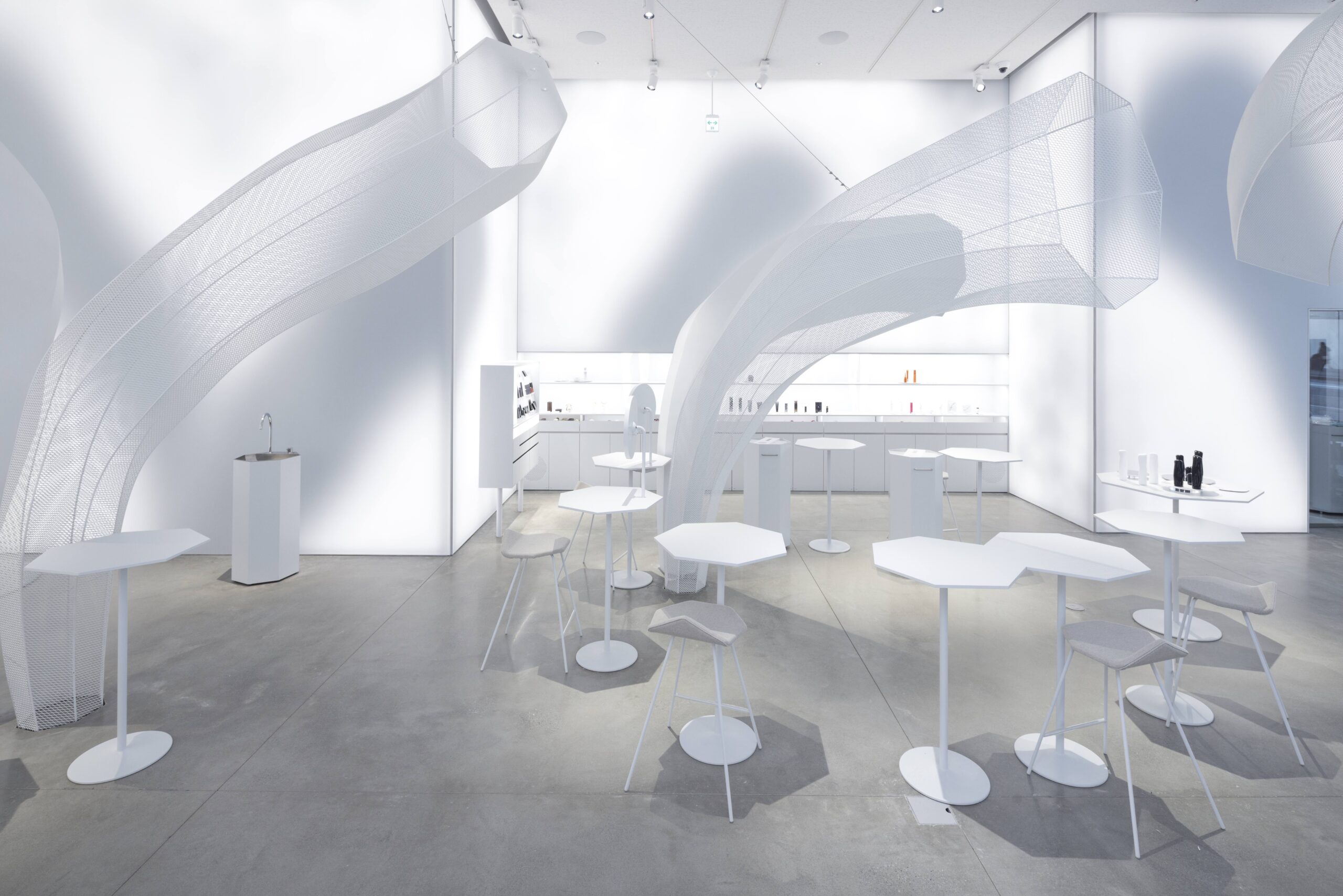 POLA GINZA・リニューアルのために制作した渋谷慶一郎によるサウンドインスタレーション『Abstract Music』が「Harper's BAZZAR」に掲載されました